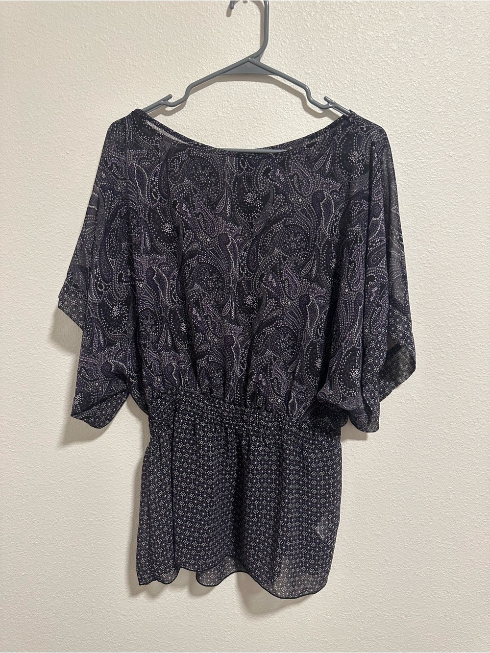 BCBGMaxAzria x Miley Cyrus Y2K Women's Purple Paisley Short Sleeve Peplum Top